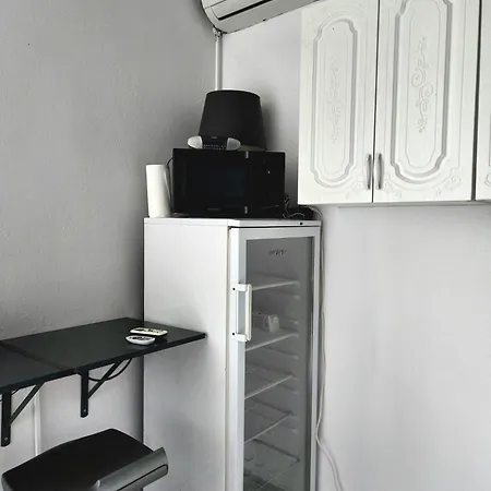 The Nomads Nest - Old Town Hostel *