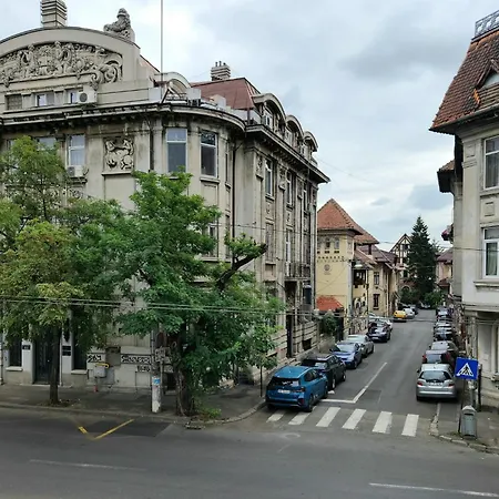 Hostel The Nomads Nest - Old Town