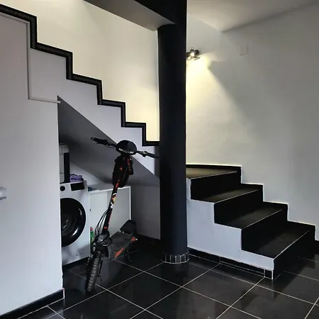 The Nomads Nest - Old Town Hostel Bükreş