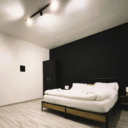 The Nomads Nest - Old Town *