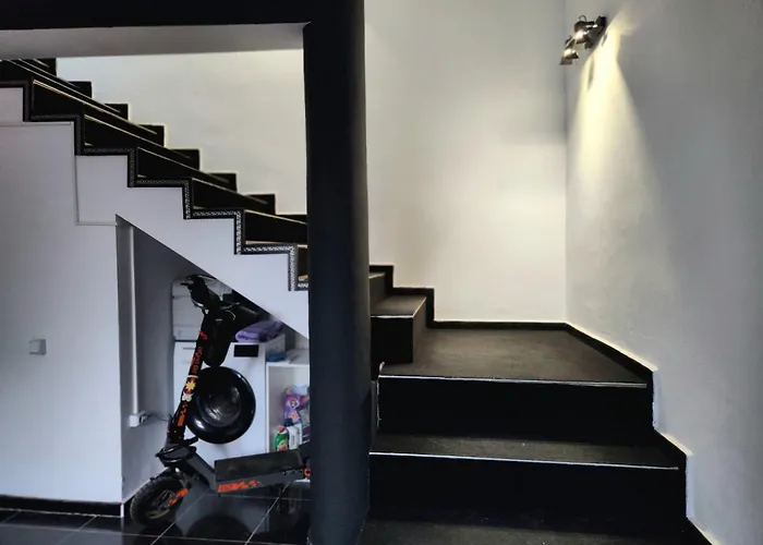 The Nomads Nest - Old Town *