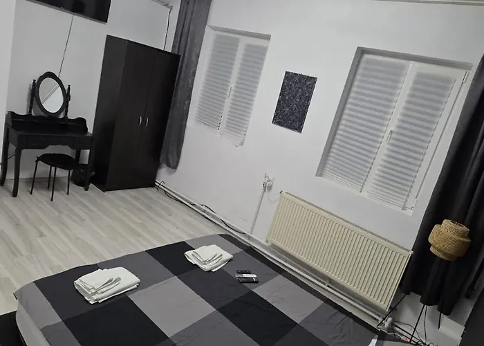 The Nomads Nest - Old Town Hostel Bucureşti