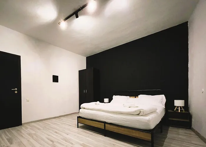 The Nomads Nest - Old Town *