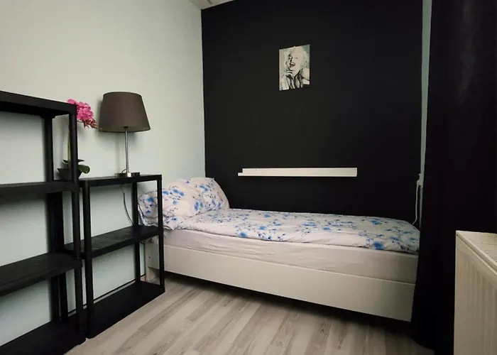 The Nomads Nest - Old Town *