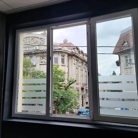 Хостел The Nomads Nest - Old Town