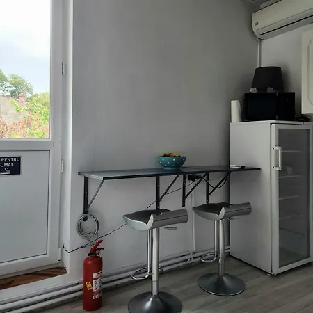 Хостел The Nomads Nest - Old Town *