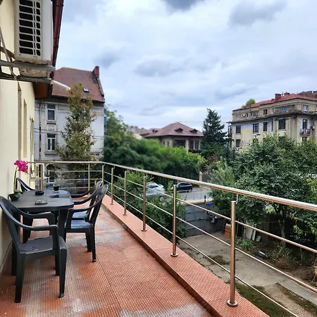 The Nomads Nest - Old Town Albergue