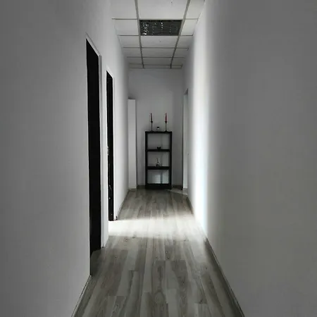 The Nomads Nest - Old Town